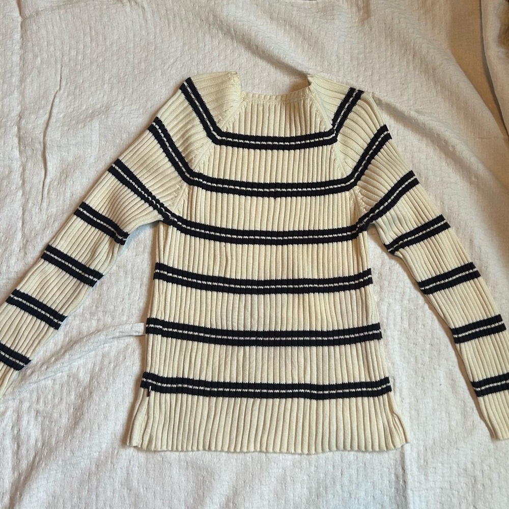 Tommy Hilfiger Cream and Black Crew Neck Sweater - Picture 3 of 4